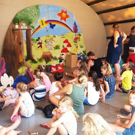 Sfeervolle Chalet Op De Veluwe In Hoenderloo Hotel Bagian luar foto