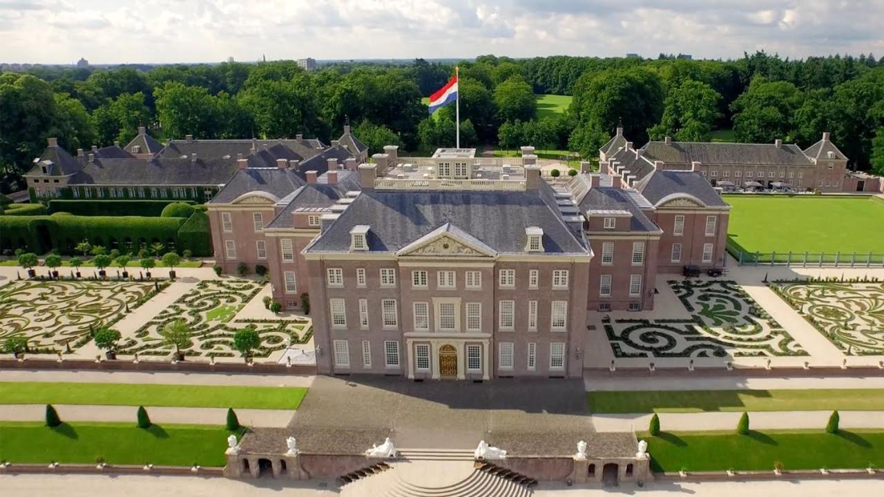 Sfeervolle Chalet Op De Veluwe In Hoenderloo Hotel Bagian luar foto