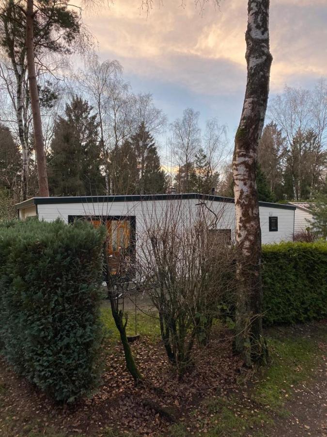 Sfeervolle Chalet Op De Veluwe In Hoenderloo Hotel Bagian luar foto