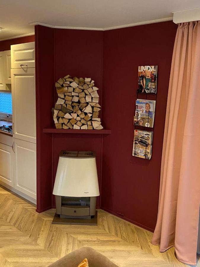 Sfeervolle Chalet Op De Veluwe In Hoenderloo Hotel Bagian luar foto
